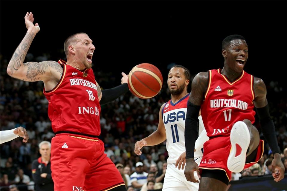 Daniel Theis (l) und Dennis Schröder (r) kennen sich seit der Kindheit.