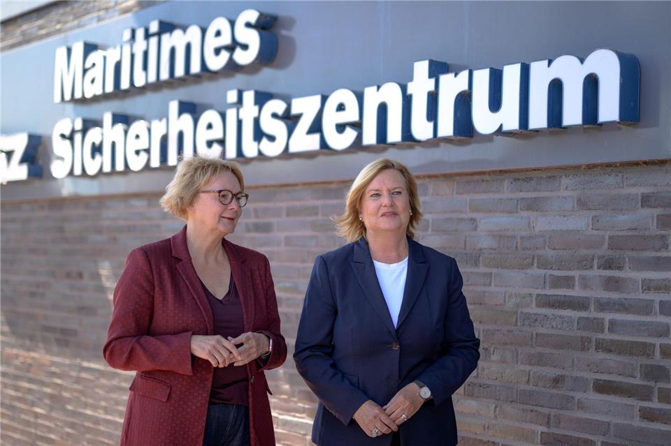 Daniela Behrens (l.) und Eva Högl sehen im Maritimen Sicherheitszentrum Vorbildcharakter.Izabella Mitwollen/dpa
