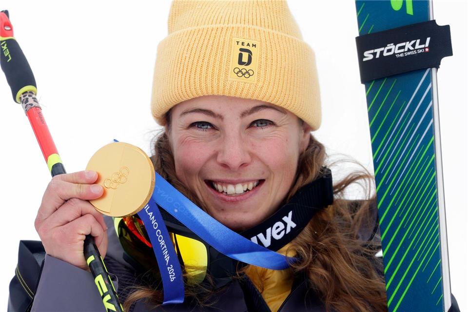 Daniela Maier jubelt über Gold im Ski CrossOliver Weiken/dpa
