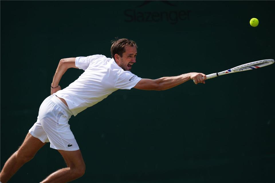 Daniil Medwedew konnte Jan-Lennard Struff nicht aufhalten.Ben Whitley/PA Wire/dpa