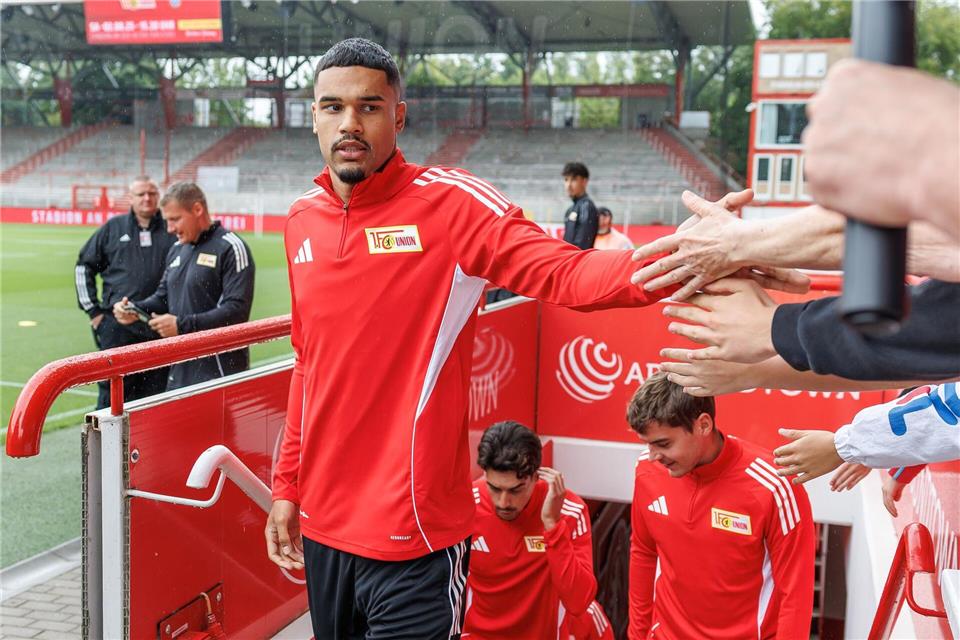 Danilho Doekhi lässt seine Zukunft bei Union Berlin offen. Andreas Gora/dpa