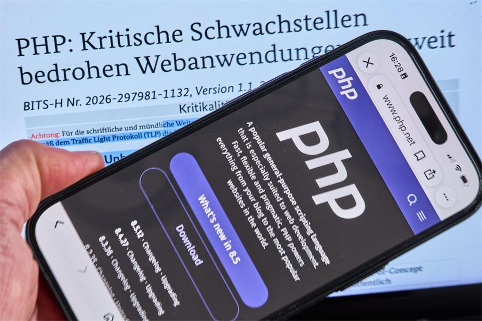Dank KI können Angreifer eine veröffentlichte Sicherheitslücke heute in Minuten oder Stunden für Attacken nutzen. Die Entwicklung werde noch eine Weile andauern, glaubt ein Experte der Cyberagentur des Bundes. (Symbolbild=Jens Büttner/dpa