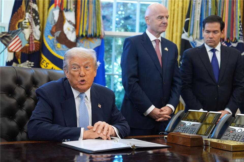 Dank des FIFA-Passes bekommen Ticketinhalber bevorzugt einen Termin für ein US-Visum.Evan Vucci/AP/dpa