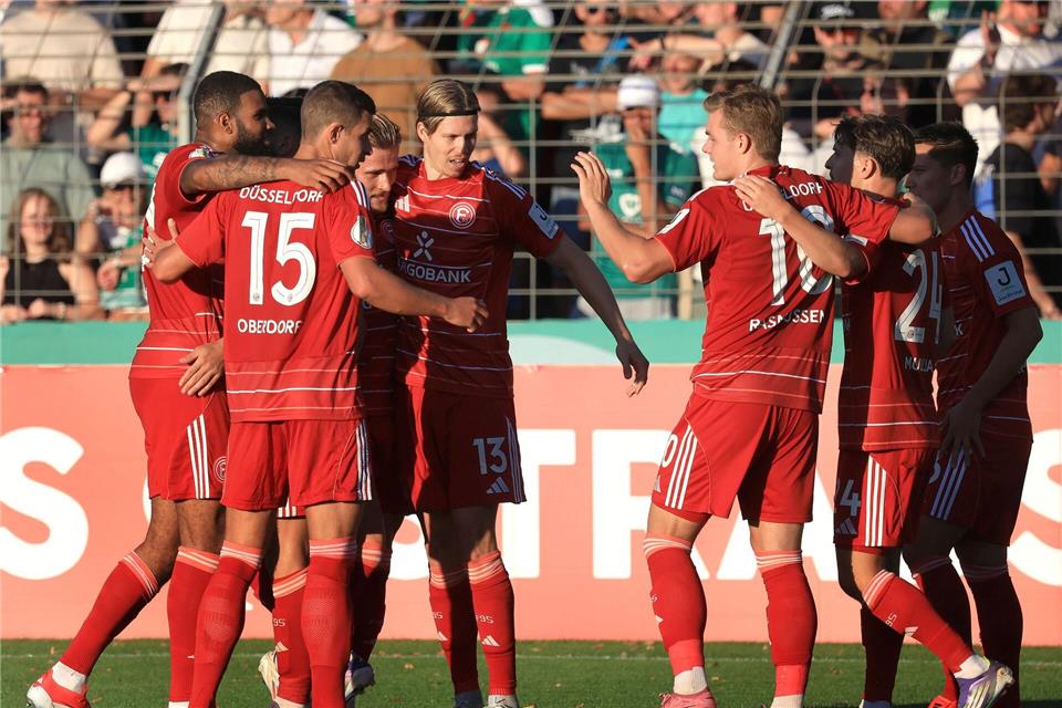 Dank einer guten zweiten Hälfte gegen den 1. FC Schweinfurt steht Fortuna Düsseldorf im DFB-Pokal in der zweiten Runde.Karl-Josef Hildenbrand/dpa
