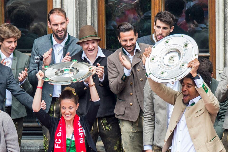 Dante (r) feierte gerne Titel mit dem FC Bayern. (Archivbild)picture alliance / dpa