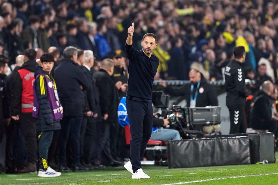 Darf über den ersten Titel in der Türkei jubeln: Domenico Tedesco. (Archivbild)Khalil Hamra/AP/dpa