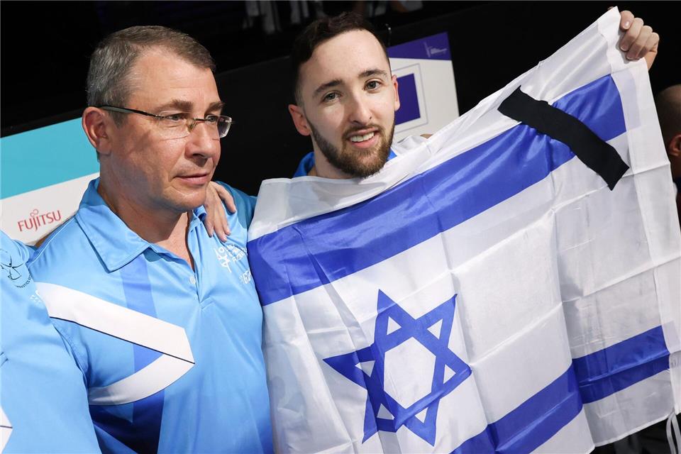 Sportgerichtshof lehnt Anträge ab: Turn-WM ohne Israel Darf wohl nicht zur WM nach Indonesien: Artem Dolgopyat (Archivbild)Geert vanden Wijngaert/AP/dpa