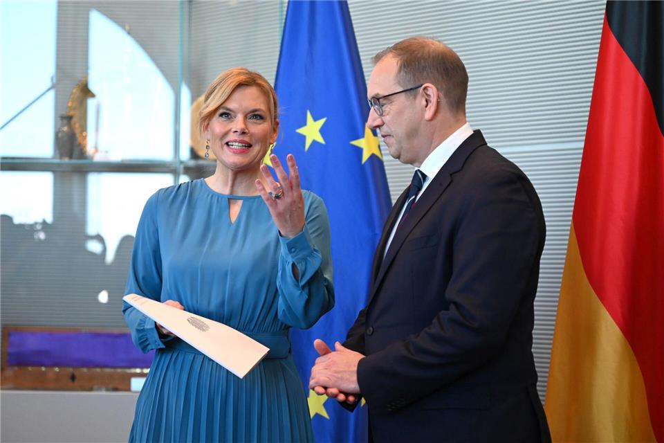 Darin kritisiert er die aktuellen Strukturen als kopflastig, kompliziert und in großen Teilen nicht effektiv. Elisa Schu/dpa