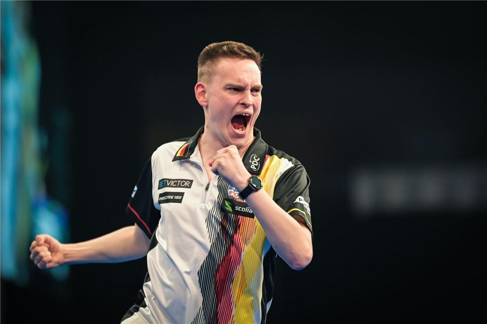 Darts-Profi Ricardo Pietreczko (hier im Bild) steht mit Martin Schindler im Viertelfinale der Team-WM.Hannes P. Albert/dpa