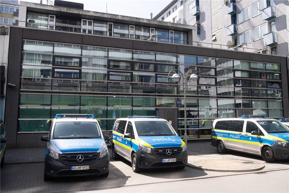 Das 1. Polizeirevier auf der Zeil ist für die Innenstadt zuständig. (Archivbild)Sebastian Gollnow/dpa