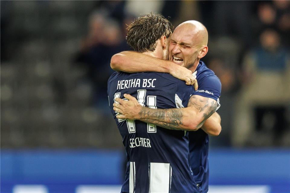 „Mannschaft lebt“: Hertha gegen Elversberg mit neuer Power Das 1:0 gegen Düsseldorf war für Toni Leistner und Co. der emotionalste Hertha-Sieg in dieser Zweitliga-Saison.Andreas Gora/dpa