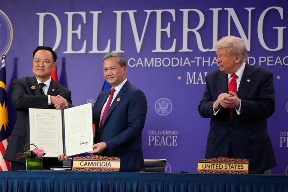 Thailand und Kambodscha besiegeln Frieden – Trump vermittelt  Das Abkommen wurde im Rahmen des Asean-Gipfels in Malaysia unterzeichnet.Mark Schiefelbein/AP/dpa