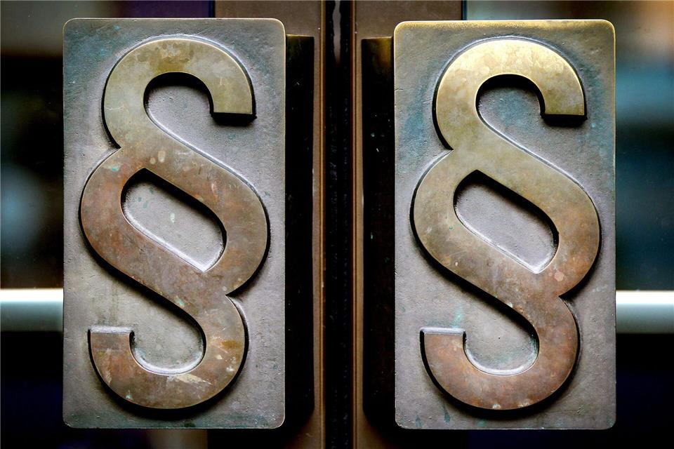 Fast 17 Millionen Euro in MV aus Straftaten abgeschöpft Das Abschöpfen von Geld, das aus Straftaten stammt, ist nach Ansicht von MV-Justizministerin Jacqueline Bernhardt (Linke) ein wirksames Mittel im Kampf gegen Kriminalität. (Symbolbild)Oliver Berg/dpa