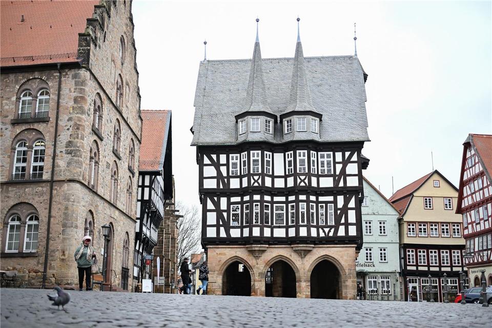 Das Alsfelder Rathaus, erbaut 1512 bis 1516, gilt als eines der bedeutendsten Fachwerkbauten Deutschlands. (Archivbild)Arne Dedert/dpa