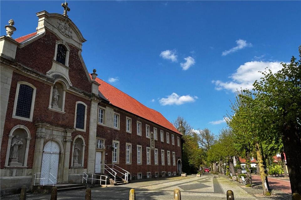 Das Alte Kloster, einst von Franziskanern genutzt, war ein wichtiger Bau während der Rekatholisierung.