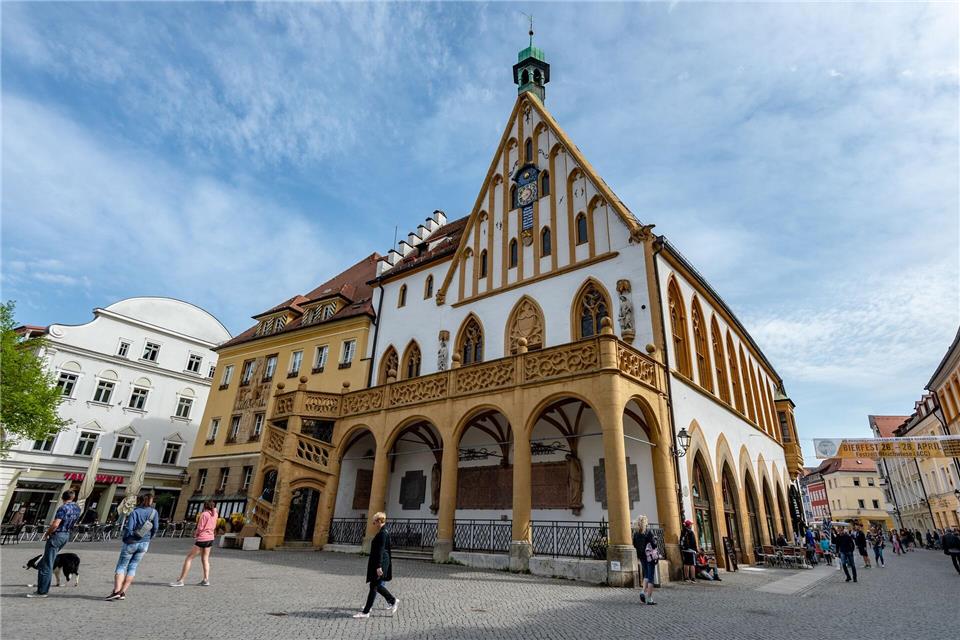 Das Amberger Rathaus wird künftig nicht mehr von einem CSU-OB regiert. (Archivbild) Armin Weigel/dpa