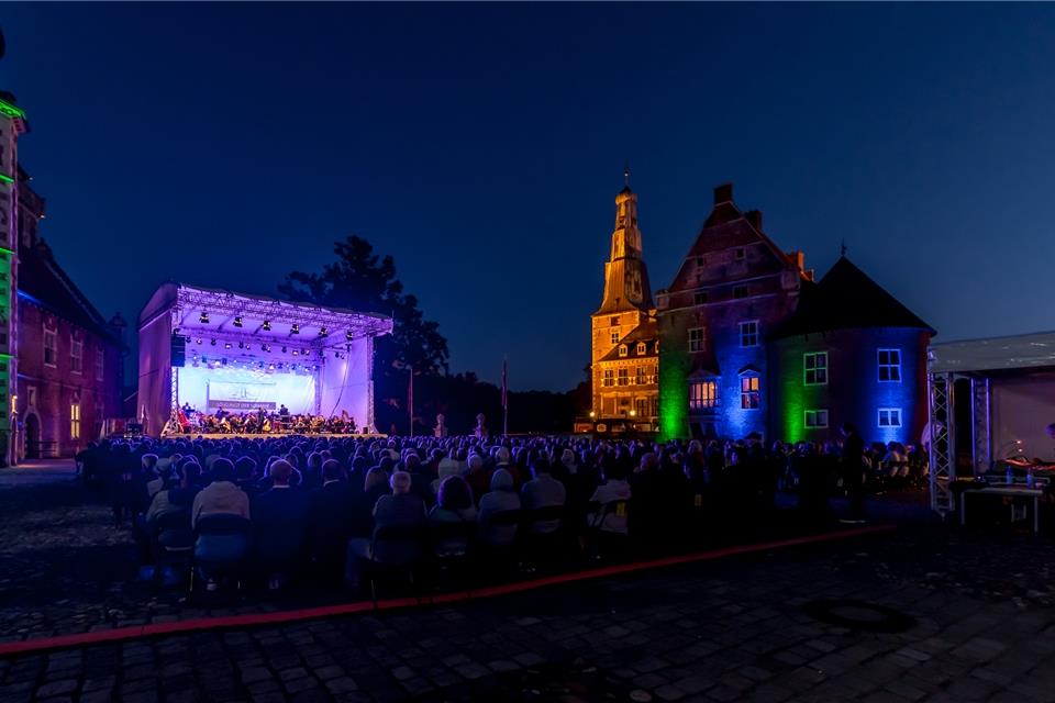 Das Ambiente der Veranstaltungsfläche am Schloss wird von Musikern und dem Veranstalter geschätzt.