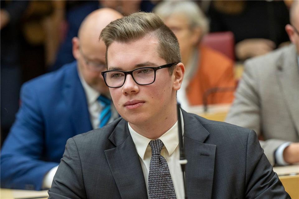 Das Amtsgericht Würzburg hat einen Befangenheitsantrag des AfD-Politikers Daniel Halemba abgelehnt (Archivbild).Peter Kneffel/dpa