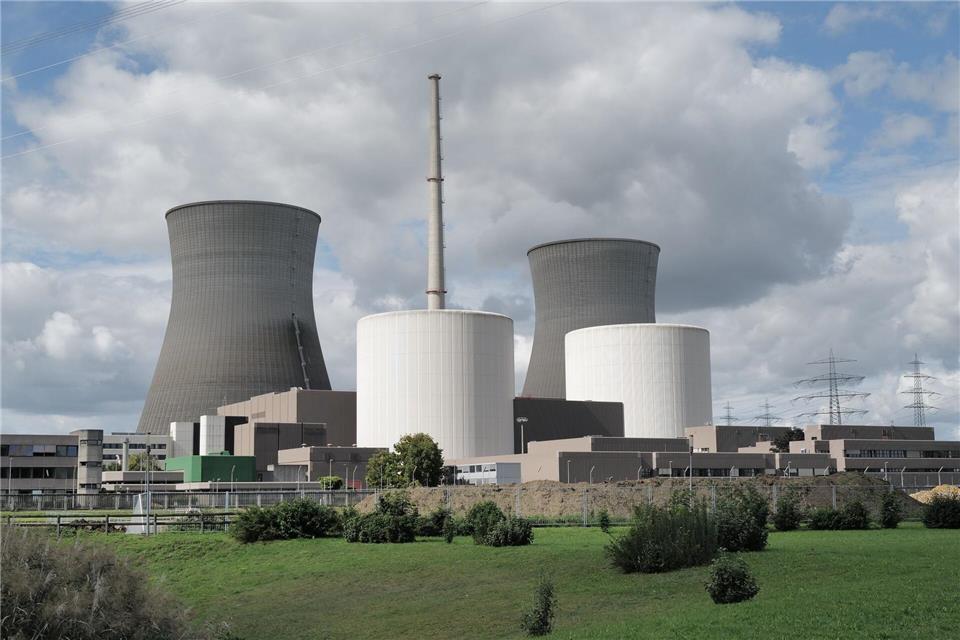 Sprengung der Kühltürme - 56.000 Tonnen Stahlbeton fallen Das Atomkraftwerk Gundremmingen wurde vor knapp vier Jahren stillgelegt. (Archivbild)Ulf Vogler/dpa