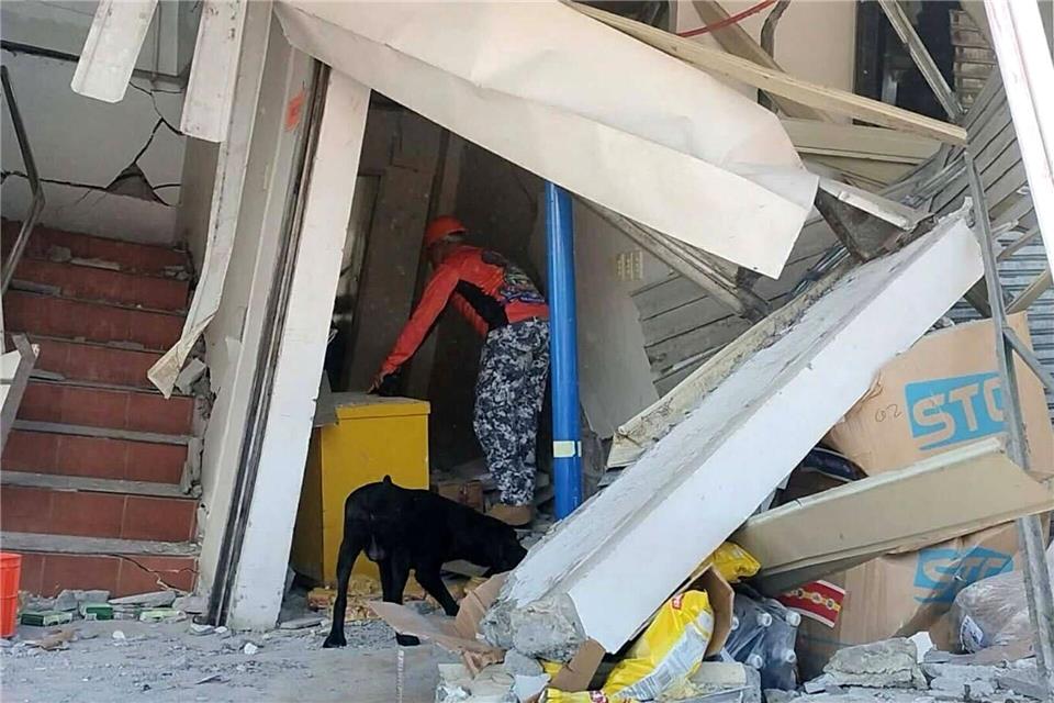 Das Ausmaß der Schäden ist noch immer nicht ganz klar.Uncredited/Philippine Coast Guard via AP/dpa