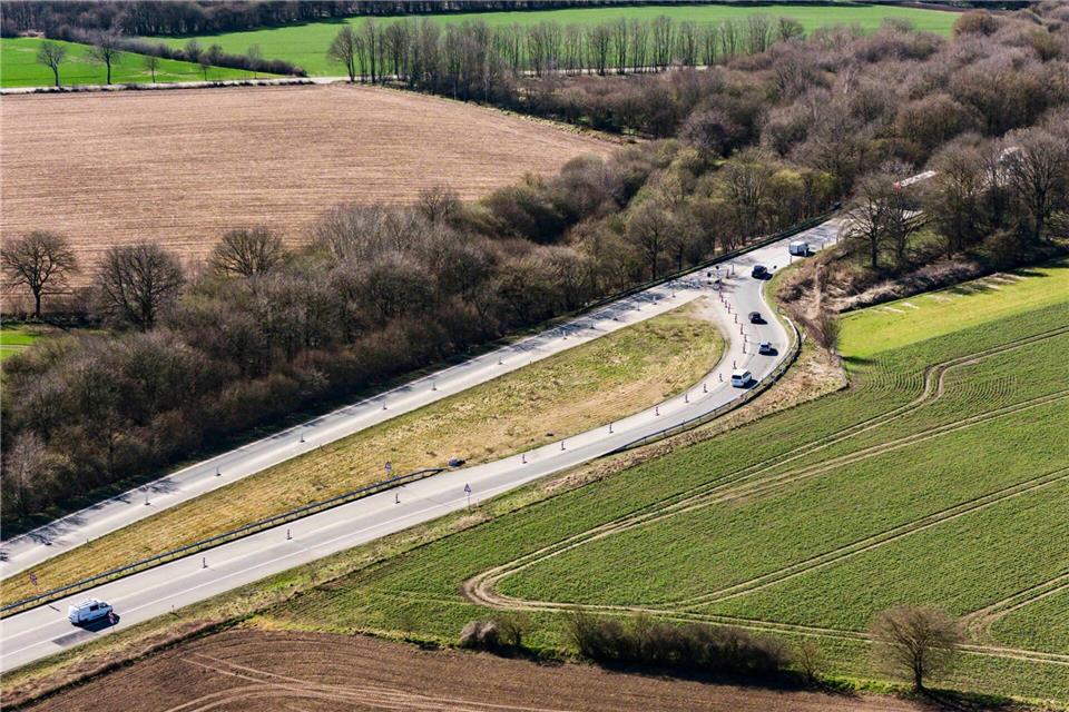 Das Autobahnende der A20 soll bald rund zehn Kilometer weiter westlich liegen. Damit wird die Innenstadt von Bad Segeberg vom Durchgangsverkehr entlastet. (Archivbild)Frank Molter/dpa