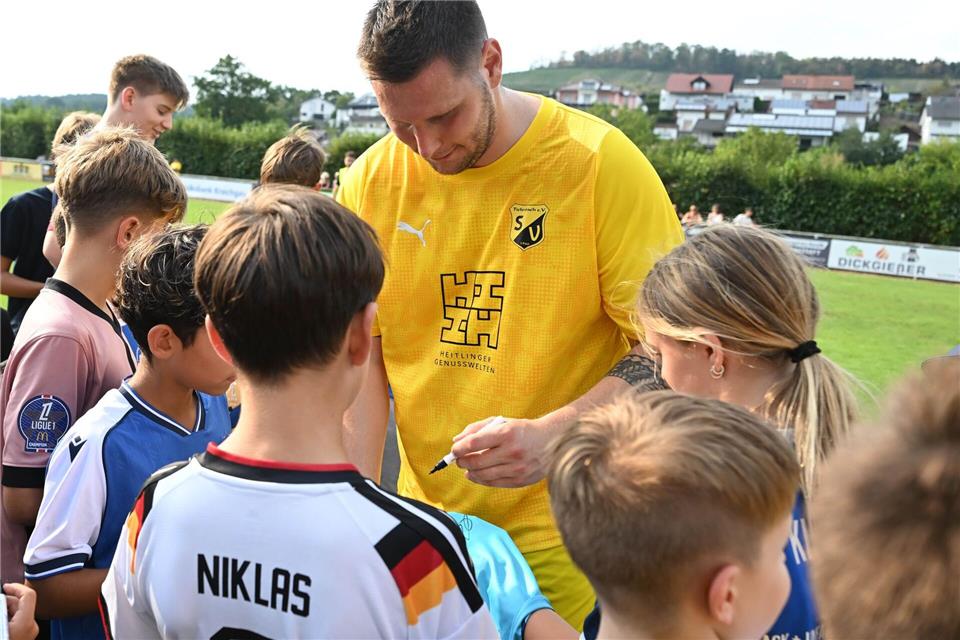Das Autogramm von Niklas Süle war gefragt.Uli Deck/dpa