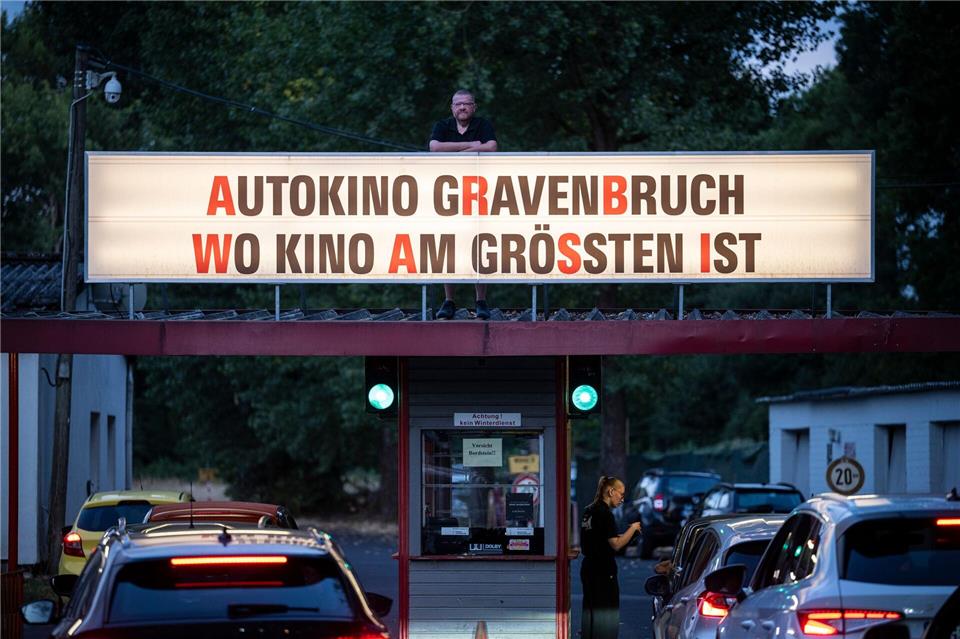 Das Autokino Gravenbruch ist das älteste und erste Autokino in Deutschland. Hannes P. Albert/dpa