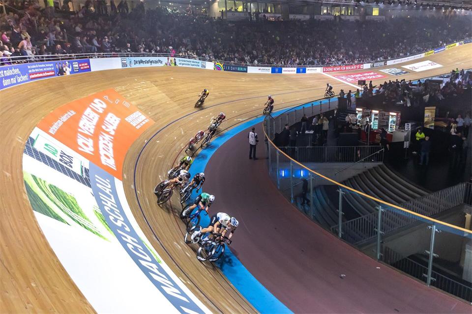 Das Berliner Velodrom wurde im Zuge der Bewerbung für Olympia 2000 errichtet. (Archivbild)Andreas Gora/dpa