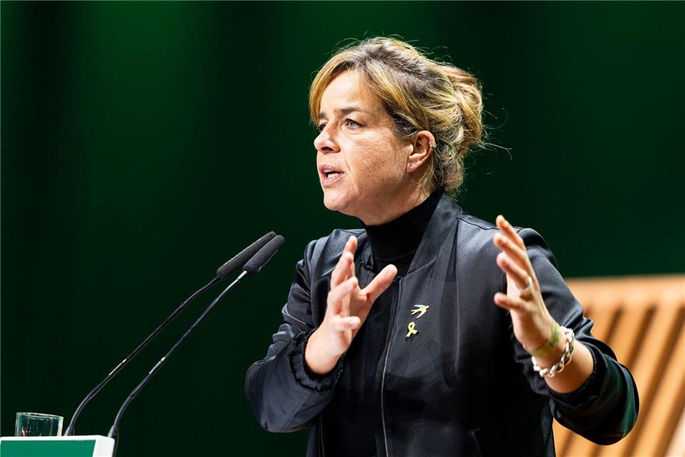 Das Bestattungsgesetz in NRW wird nach Angaben von Wirtschaftsministerin Mona Neubaur (Grüne) nicht nach dem Vorbild von Rheinland-Pfalz geändert. (Archivbild)Michael Matthey/dpa