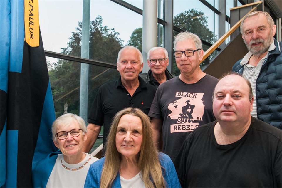Das Bild zeigt unten von links: Annemarie Busert, Maria Kemper-Herbers, Daniel Dreßel; obere Reihe: Josef Borchers, Johannes Schulte (ein wenig zurückstehend), Klemens Schmeinck, Hermann Herbers. Auf dem Foto fehlen Präses Pastor Pana und Tom Herbers.
