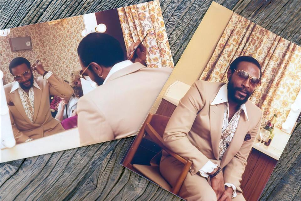 Das Bild zeigt zwei Fotos des Soulsängers Marvin Gaye im Bühnenoutfit in Ostende, Belgien, 1981, in dem Dokumentarfilm „Marvin Gaye - Visionär des Soul“ (undatiertes Handout). Der Dokumentarfilm wird am 30.01.2026 auf Arte ausgestrahlt.Pascale Cousaert/ZDF/dpa