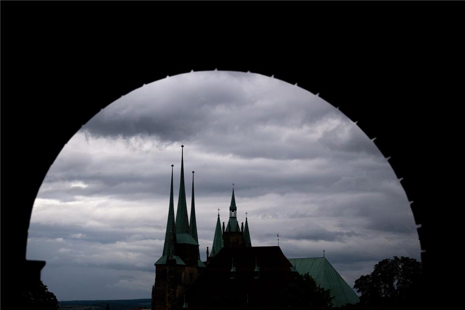 Das Bistum Erfurt rechnet ab 2026 mit deutlich weniger Geld. Hintergrund ist das Auslaufen einer Solidaritätsvereinbarung unter den deutschen Bistümern. (Archivfoto)Hendrik Schmidt/dpa