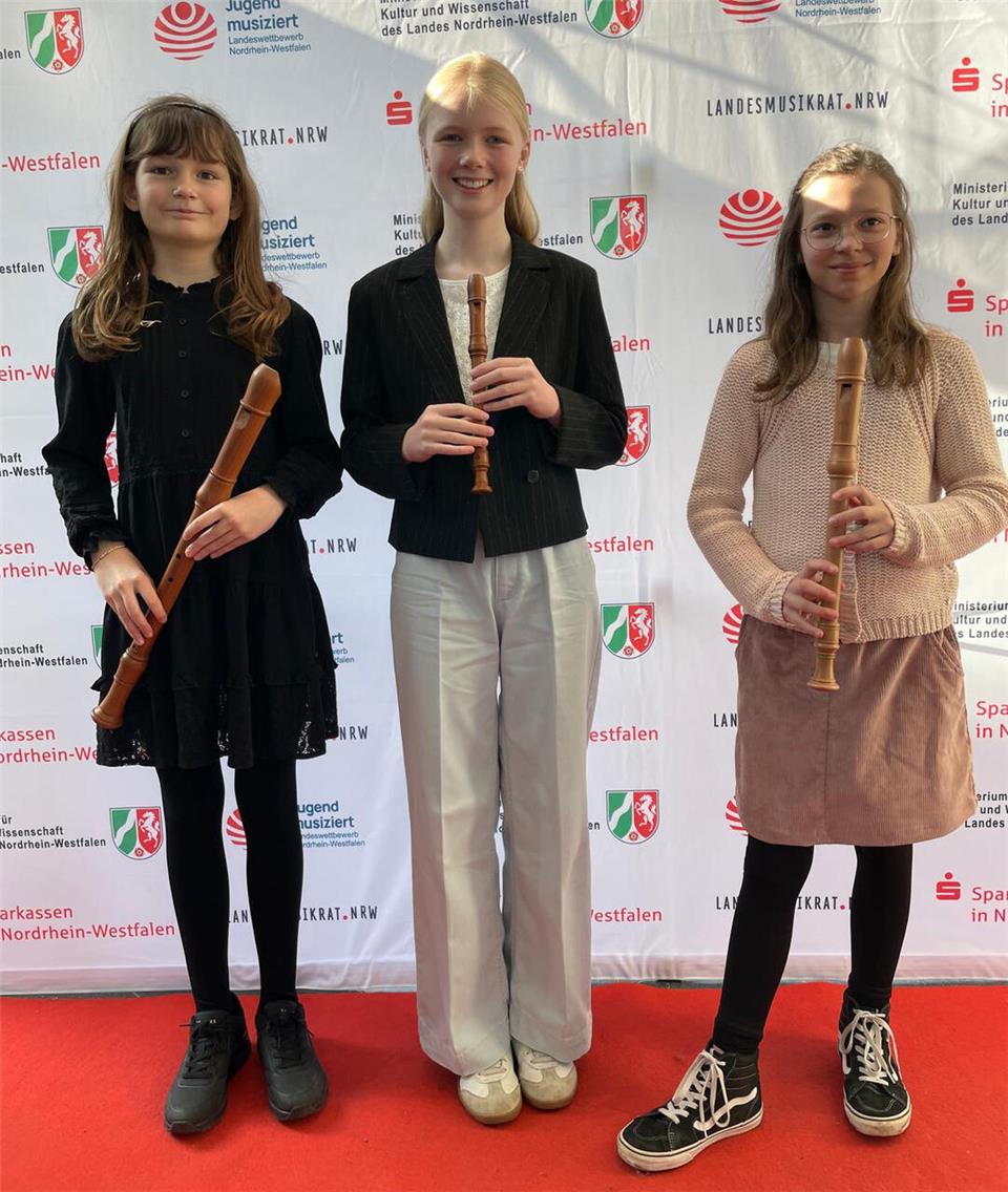 Das Blockflötenensemble (v. links) mit Liv Götzinger, Rieke Schemmer und Ida Meis belegte ebenfalls den 2. Platz.