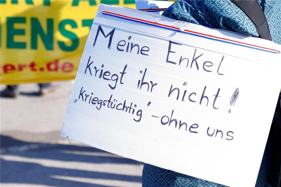 Das Bündnis erklärte, die Schulstreiks richteten sich gegen eine flächendeckende Wehrpflicht.Frank Molter/dpa