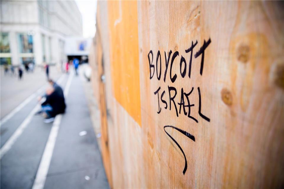 Das Bündnis wirft europäischen Hochschulen Komplizenschaft vor. (Symbolbild)Christoph Soeder/dpa