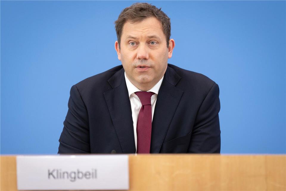 Das Bundesfinanzministerium hat den mittelfristigen finanzpolitisch-strukturellen Plan im Juli in Brüssel eingereicht.Soeren Stache/dpa