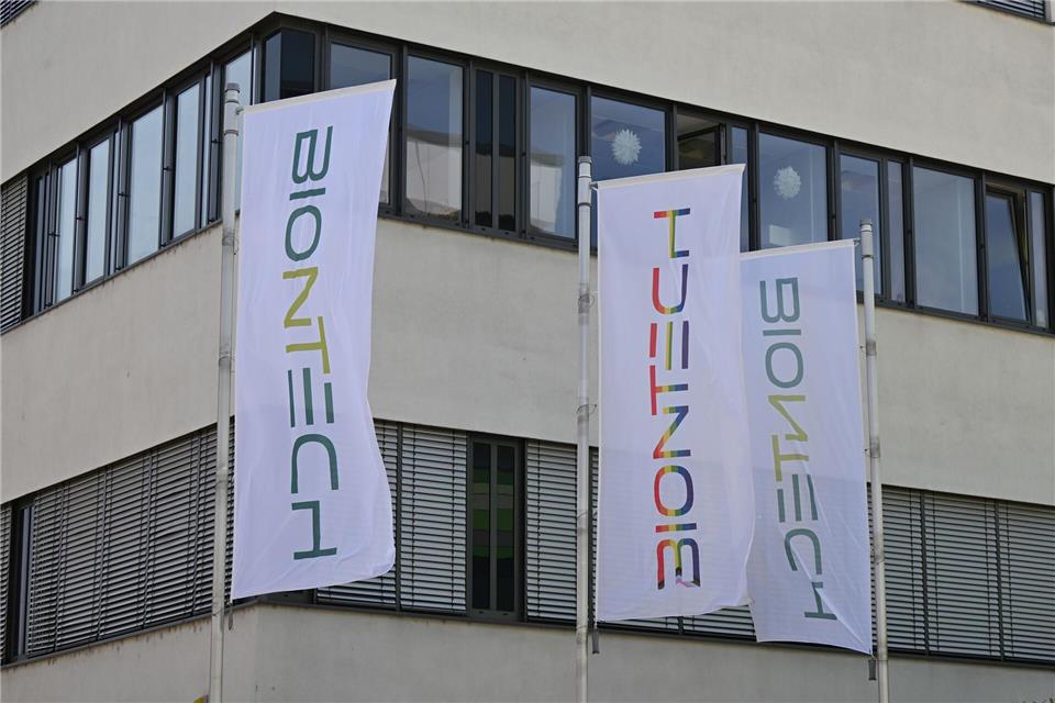 Das Bundeskartellamt hat dem Pharmaunternehmen Biontech die Übernahme von Curevac erlaubt. (Archivbild)Arne Dedert/dpa