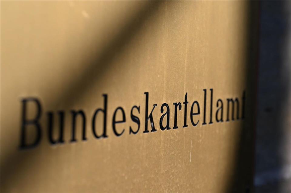 Das Bundeskartellamt prüft die Preisgestaltung der Raffinerien. (Archivbild)Wolf von Dewitz/dpa