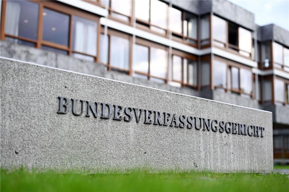 Das Bundesverfassungsgericht soll sich nun mit dem Fall aus Rheinland-Pfalz befassen. (Symbolbild)Uli Deck/dpa