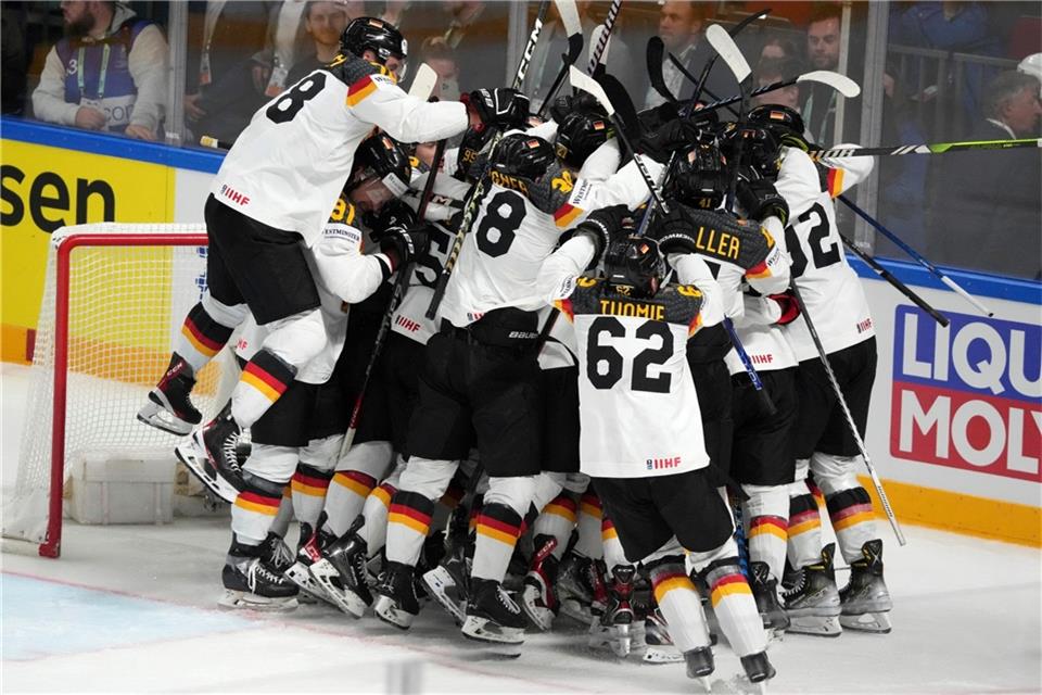 Das DEB-Team ist bei der WM ins Halbfinale eingezogen.
