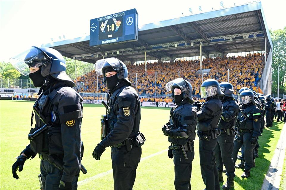 Das DFB-Sportgericht hat Waldhof Mannheim zu einer hohen Geldstrafe verurteilt.Uwe Anspach/dpa