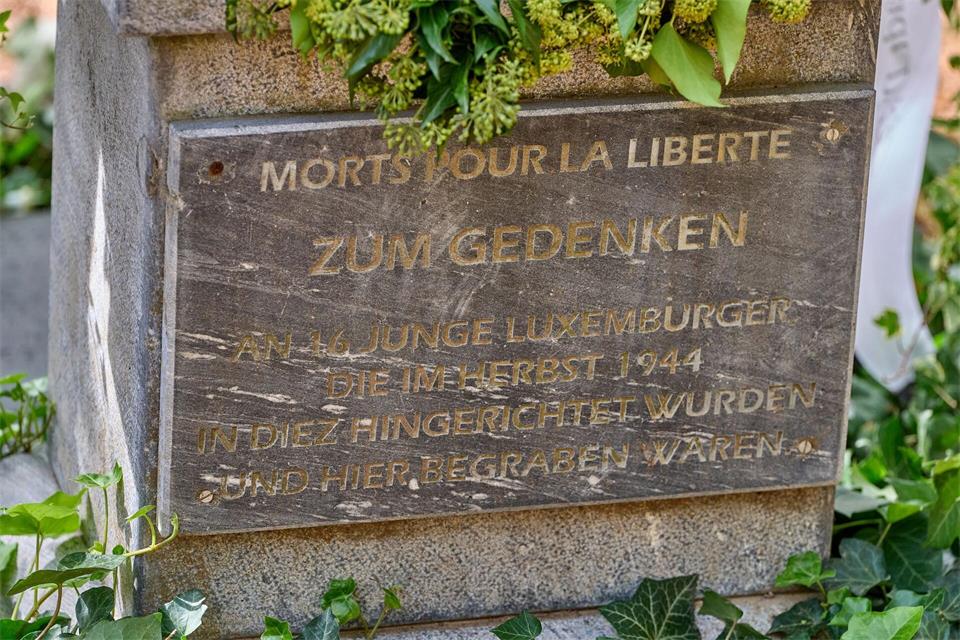 Das Denkmal des Engels soll an die Opfer erinnern. Thomas Frey/dpa