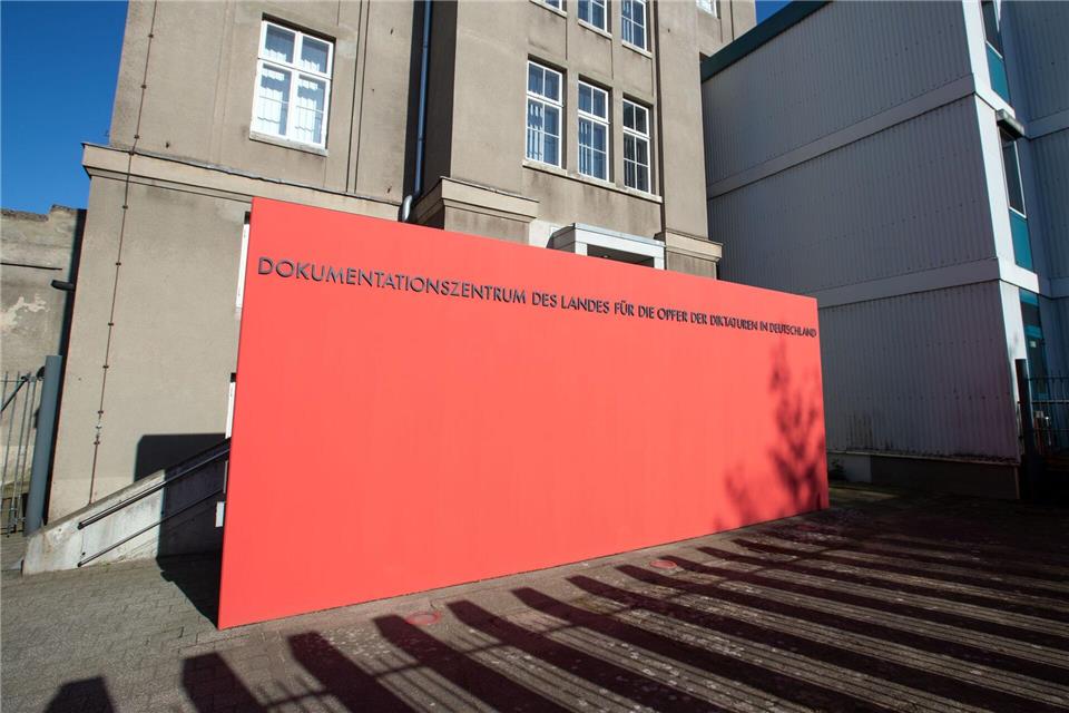 Das Dokumentationszentrum der Landeszentrale für politische Bildung wurde 2001 eröffnet. (Archivbild)Jens Büttner/dpa-Zentralbild/dpa