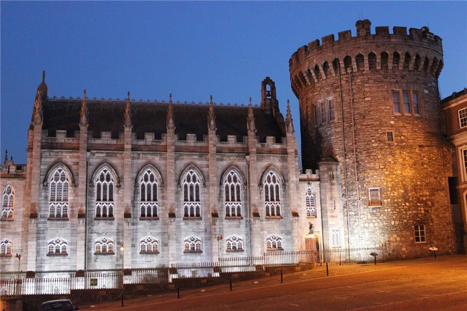 Das Dublin Castle: Hier feiern die Iren an diesem Mittwoch den Beginn ihrer EU-Ratspräsidentschaft. (Archivbild)Christoph Driessen/dpa-tmn