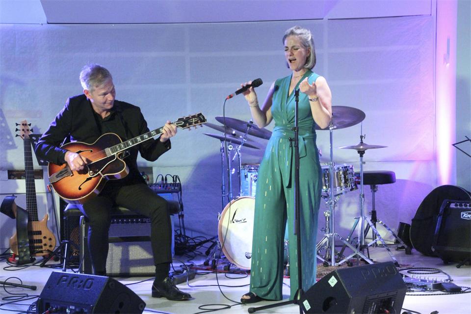 Das Duo Barbara Barth und David Plate aus Köln interpretierte zahlreiche Stücke beim Jazzgenuss³ neu. 