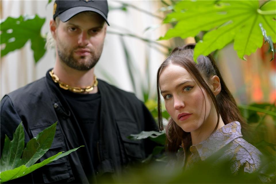 Das Duo Sofi Tukker veröffentlicht kommenden Freitag (23.08) ihr drittes Album mit dem Titel „Bread“.