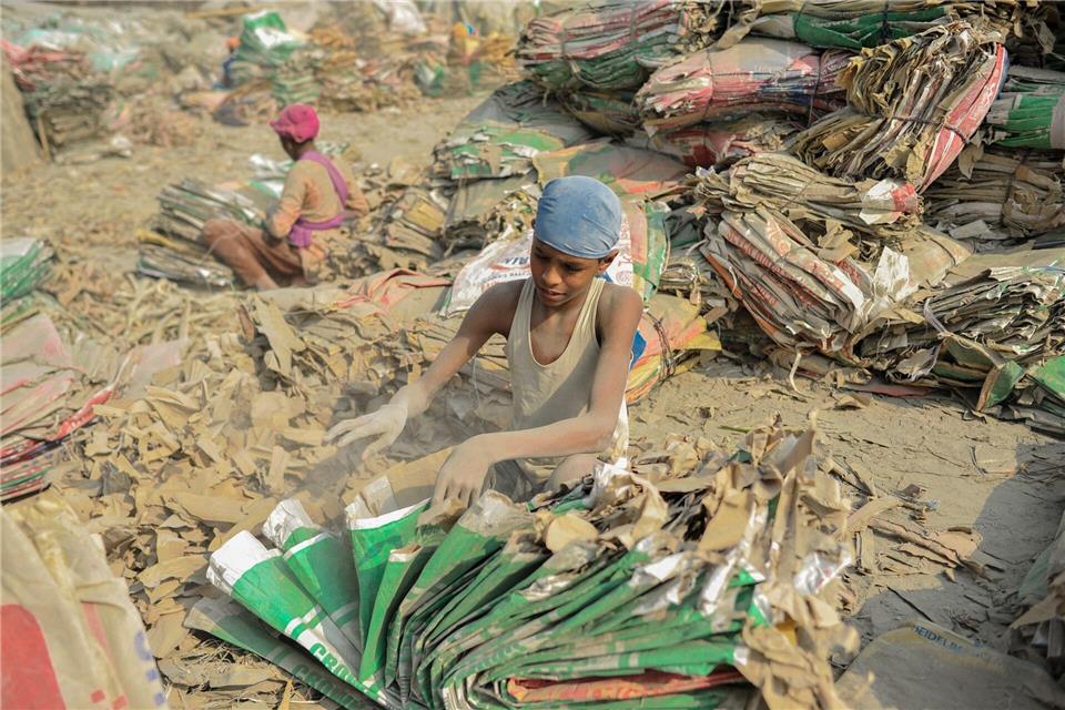 Das EU-Lieferkettengesetz soll Menschen weltweit vor Ausbeutung schützen. (Symbolbild)Md Rafayat Haque Khan/ZUMA Press Wire/dpa