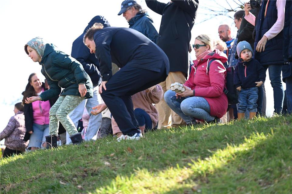 Das „Eiertrüllen“ ist bei Kindern und auch bei Erwachsenen beliebt. Lars Penning/dpa