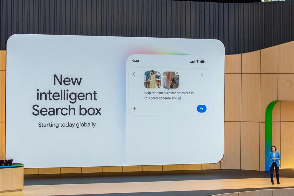 Das Eingabefeld der Google-Suchmaschine kann jetzt auch Fotos verarbeiten.Andrej Sokolow/dpa