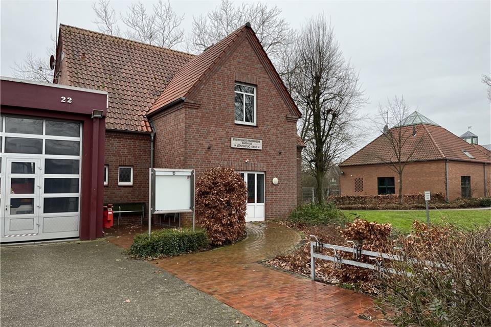 Das Erler Gerätehaus wird in Richtung des Jugendhauses (rechts im Bild) vergrößert.